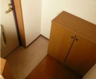 メゾン・エルーセラの玄関