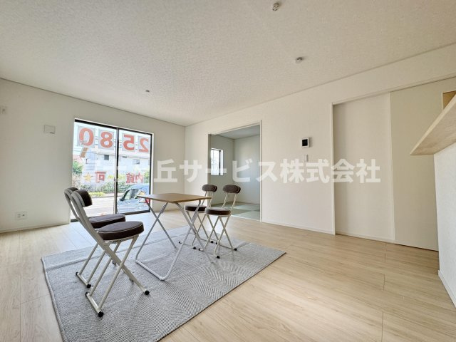 【居間・リビング】 | 焼津市南小川1丁目 新築一戸建て 4号棟 | リビングです