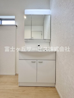 【独立洗面台】 | 焼津市南小川1丁目 新築一戸建て 4号棟 | 朝の身支度に便利な独立洗面台です