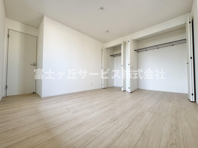 【寝室】 | 焼津市南小川1丁目 新築一戸建て 4号棟 | 落ち着いて過ごせる寝室です