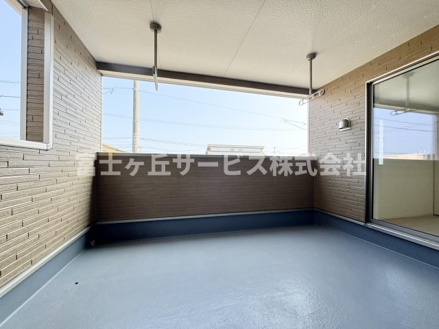 【バルコニー】 | 焼津市南小川1丁目 新築一戸建て 4号棟 | 急な天候の変化にも心強いインナーバルコニー
