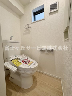 【トイレ】 | 焼津市南小川1丁目 新築一戸建て 4号棟 | 1Fトイレです
2Fにも同タイプのトイレがあります