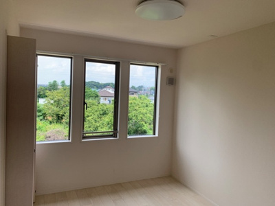 【内装】 | La glycine | 明るい室内です