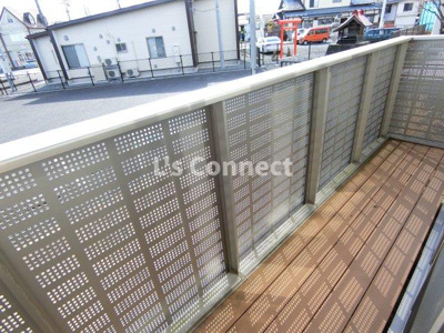 【バルコニー】 | プルミエール | 晴れた日には洗濯物もたくさん干せます。