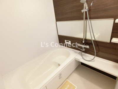 【浴室】 | プルミエール | 足を伸ばして入れる１坪浴室。追焚き機能付き。