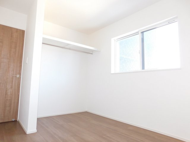 海部郡大治町大字長牧字中道の新築一戸建の洋室|◇２階洋室◇　　明るい洋室５．０帖　全居室収納完備♪