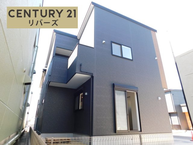 海部郡大治町大字長牧字中道の新築一戸建の外観|◇２号棟◇　　ラスト１棟！！いつでもご案内出来ます♪（お問合せ当日、平日、水曜、夜間でもＯＫ）　駐車３台ＯＫ！　庭スペース付き！　全居室収納完備！　綺麗な街並み♪
