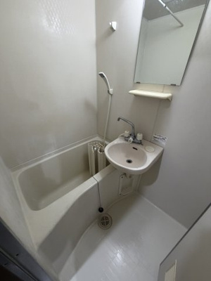 【浴室】 | リヴェール・エスト | 写真はリフォーム工事前の状態です（2026年3月2日撮影）