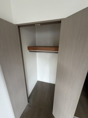 【洋室】 | リヴェール・エスト | 写真はリフォーム工事前の状態です（2026年3月2日撮影）