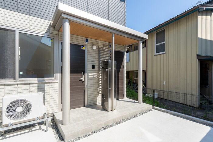 プレッシャス奥井のエントランス