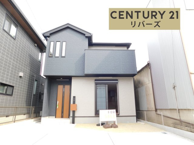 海部郡蟹江町学戸１丁目の新築一戸建の外観|◇限定１棟◇　　新価格！！いつでもご案内出来ます♪（お問合せ当日、平日、水曜、夜間でもＯＫ）　駐車らくらく並列２台ＯＫ　ＬＤＫ２１．５帖！　２階４部屋の４ＬＤＫでパントリーや各居室収納完備のプラン♪