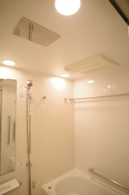 【浴室】 | 幕張ベイパークライズゲートタワー | ホテルライクな贅沢感とリラックス効果のオーバーヘッドシャワー