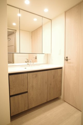 【洗面所】 | 幕張ベイパークライズゲートタワー | 暮らしを整える上品で快適な洗面所