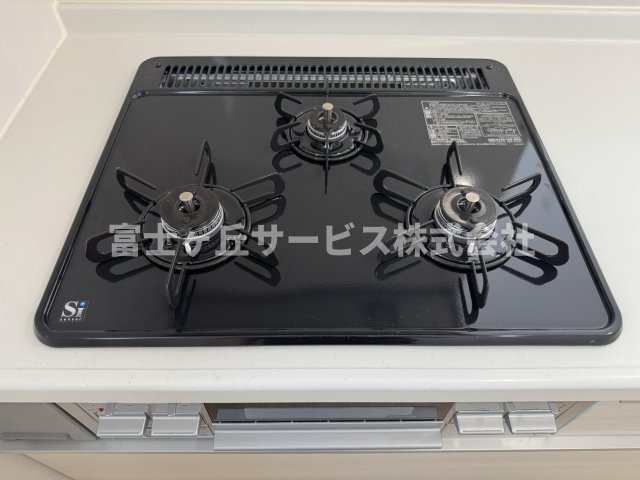 【その他】 | 焼津市中根 新築一戸建て 3号棟 | 3口コンロがあります