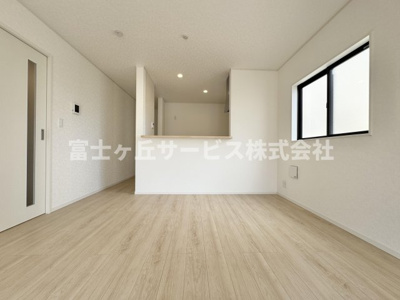 【居間・リビング】 | 焼津市中根 新築一戸建て 3号棟