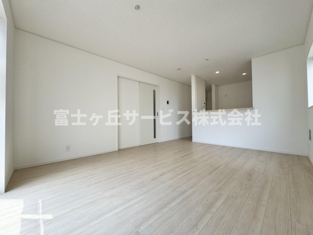 【居間・リビング】 | 焼津市中根 新築一戸建て 3号棟 | リビングダイニングです
