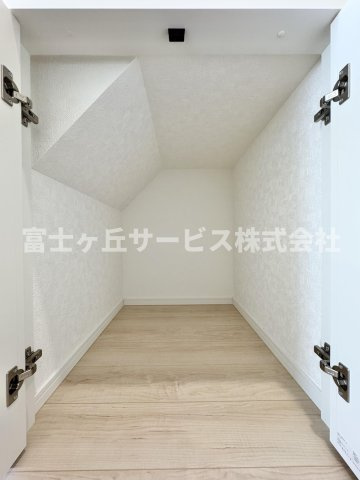 【収納】 | 焼津市中根 新築一戸建て 3号棟 | 玄関ホールにある収納です