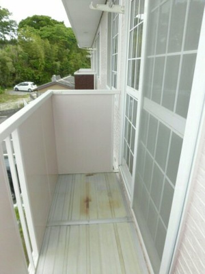 【バルコニー】 | サンライズ豊島Ｂ | 外からの目が気にならないバルコニーで洗濯物が干せます