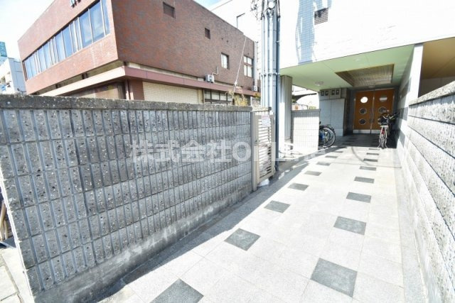 Ritz小阪のエントランス