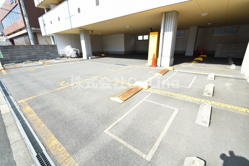 Ritz小阪の駐車場