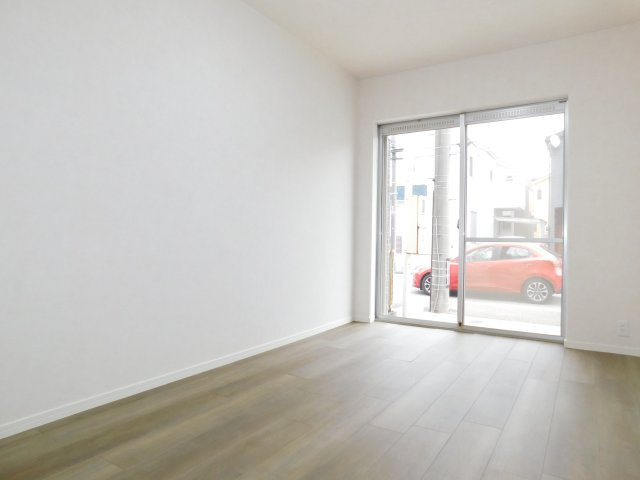 名古屋市西区宝地町の中古一戸建の洋室|◇１階洋室◇　　明るい洋室（２０２５年１２月リフォーム済）