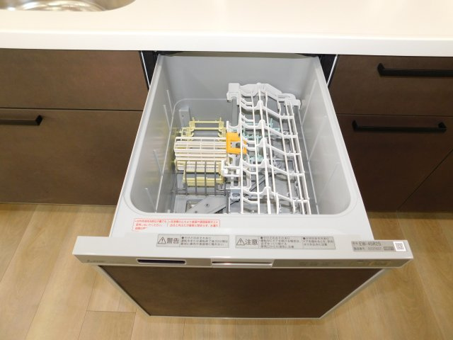 名古屋市西区宝地町の中古一戸建のキッチン|◇食洗機◇　　家事の味方食洗機完備♪