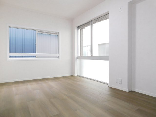 名古屋市西区宝地町の中古一戸建の洋室|◇３階洋室◇　　南面を含む２面採光で明るい洋室約６．０帖　収納完備！（２０２５年１２月リフォーム済）