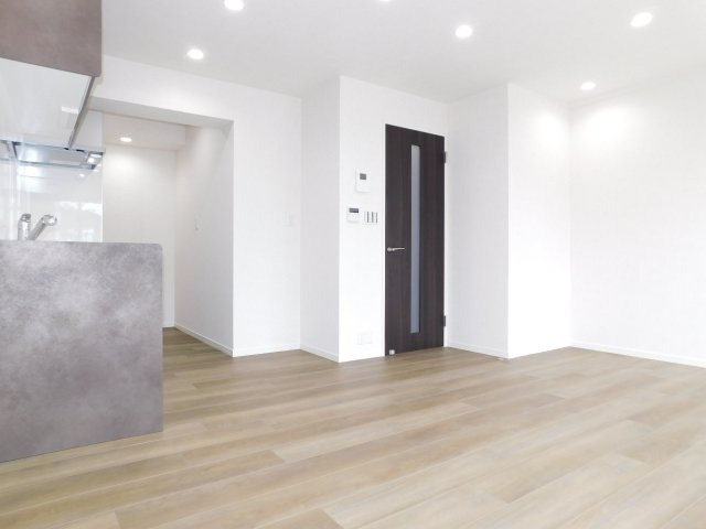 名古屋市西区宝地町の中古一戸建の居間・リビング|◇リビング◇　　南面を含む２面採光で明るいリビング（２０２５年１２月リフォーム済）