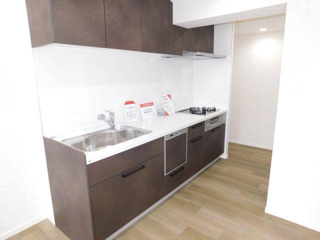 名古屋市西区宝地町の中古一戸建のキッチン|◇キッチン◇　　システムキッチン新品交換・吊戸棚・食洗機