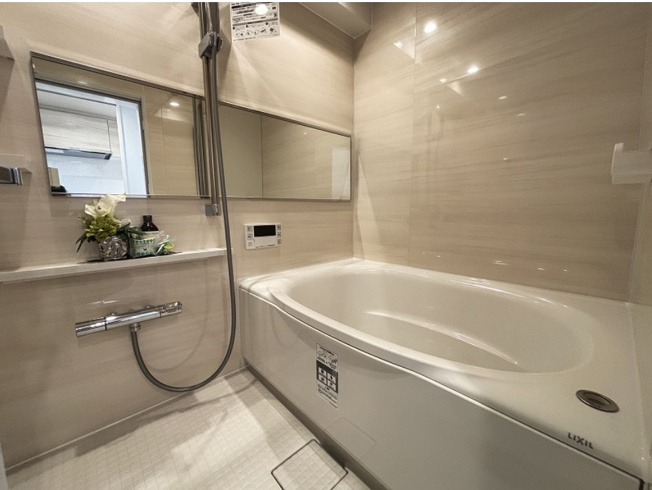 【浴室】 | ★仲介手数料無料★秀和代官山レジデンス（新規リノベーション済み）