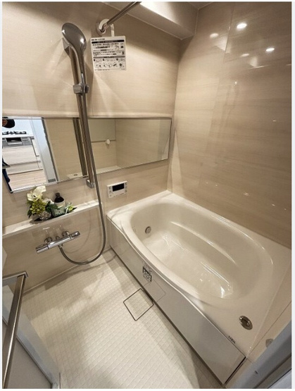 【浴室】 | ★仲介手数料無料★秀和代官山レジデンス（新規リノベーション済み）
