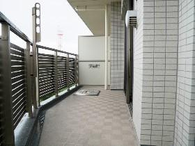 シャリエ川口本町グリーンマークスのバルコニー