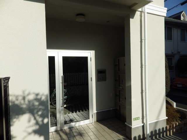 ヒルズ西片町のエントランス