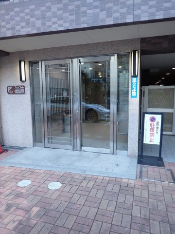 スカイコート本郷東大前壱番館のエントランス