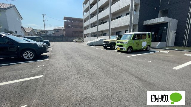 【駐車場】