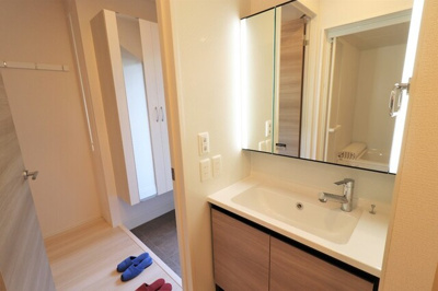 【洗面所】 | グランリュクス上野丘東 | 102　洗面所