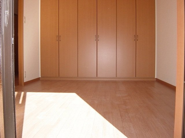 フォレストハイムの内装|南側洋室