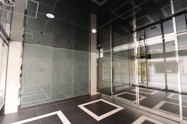 GENOVIA東向島skygardenのエントランス