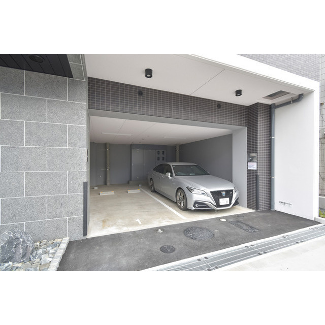 アドバンス大阪フェリーチェの駐車場