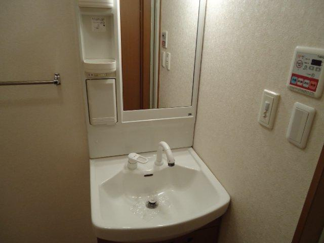 ツイングランデ　Ⅰの洗面所|洗髪洗面化粧台