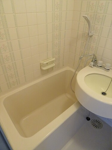 ライオンズマンション麻布の浴室|ユニットバス　※2023年1月撮影