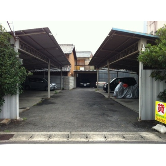 南殿町２丁目駐車場