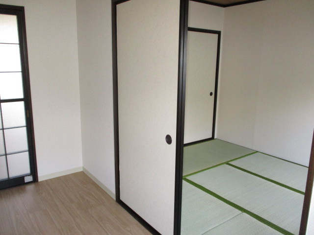 レジデンス桜ヶ丘の居間・リビング