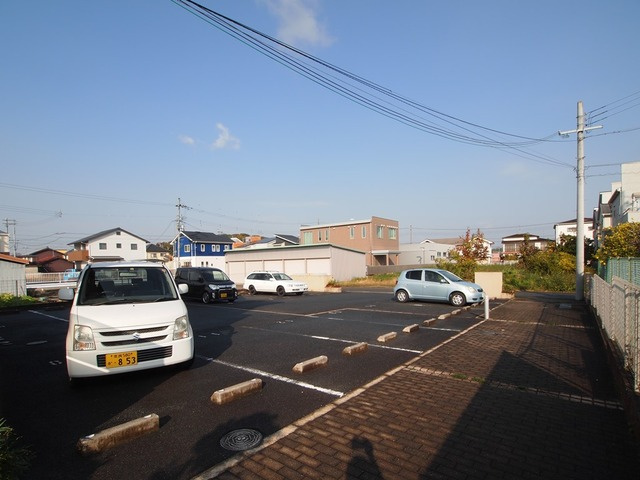 ソレイユ大町の駐車場