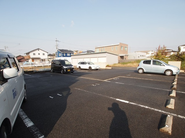 ソレイユ大町の駐車場