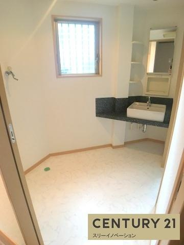 大阪市大正区鶴町１丁目の一戸建ての洗面所|★綺麗な水回りです★