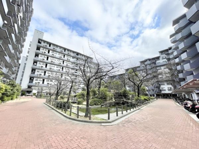 【その他】 | 朝日プラザ松原Ｄ棟 | 「初めまして！」が集まる分譲マンション。たくさんの子供たちが年齢を問わずに、仲良く一緒に成長できるのは大型分譲マンションの特徴ですね。