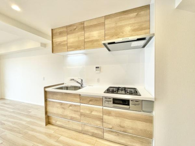 【キッチン】 | 朝日プラザ松原Ｄ棟 | ご家族みんなで調理ができる位のスペースを実現したキッチン空間となっております。みんなで作った料理を召し上がりながらの会話は至福のひとときになるはずです♪