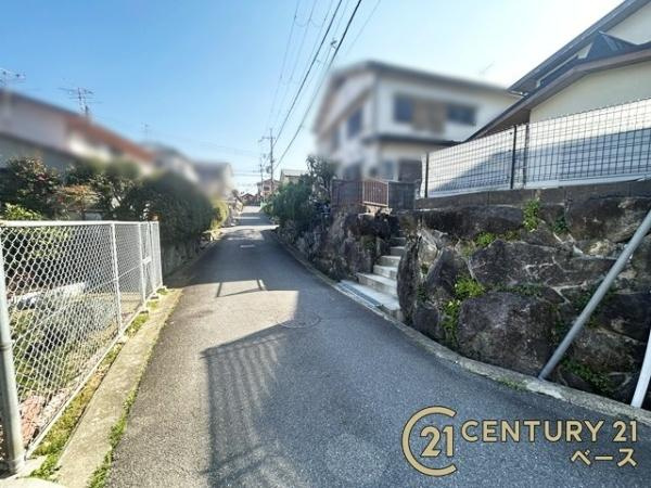 生駒郡三郷町勢野西５丁目の中古一戸建の前面道路含む現地写真|■現地撮影写真■落ち着いた雰囲気の場所です！
