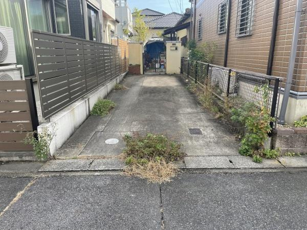 岡崎市青木町・中古戸建の駐車場